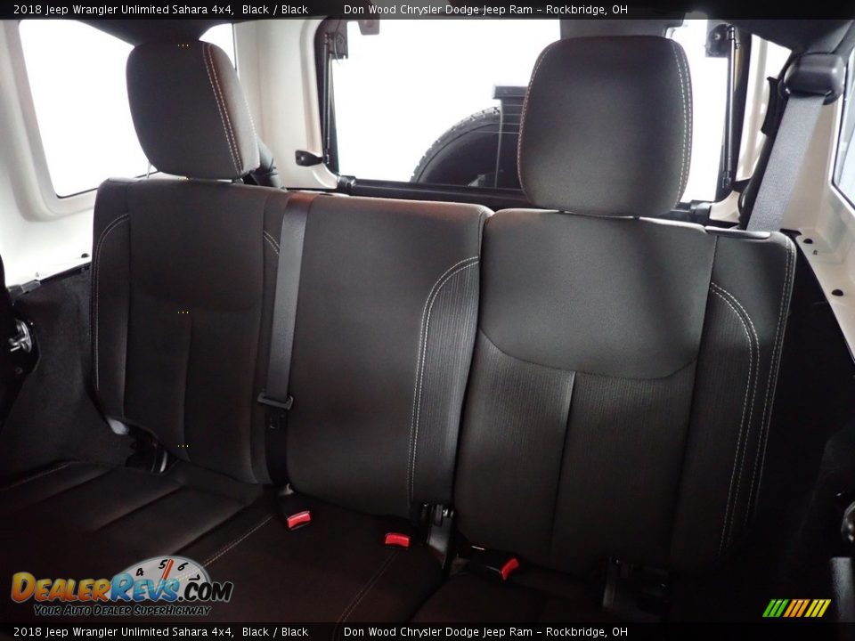 2018 Jeep Wrangler Unlimited Sahara 4x4 Black / Black Photo #23