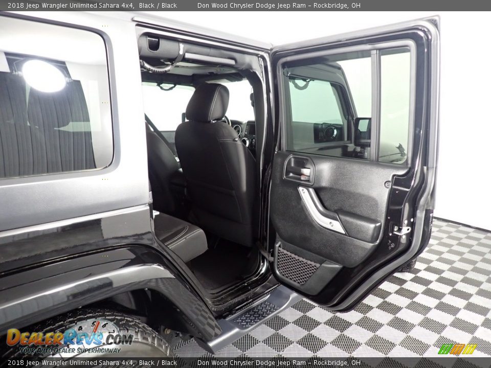 2018 Jeep Wrangler Unlimited Sahara 4x4 Black / Black Photo #27