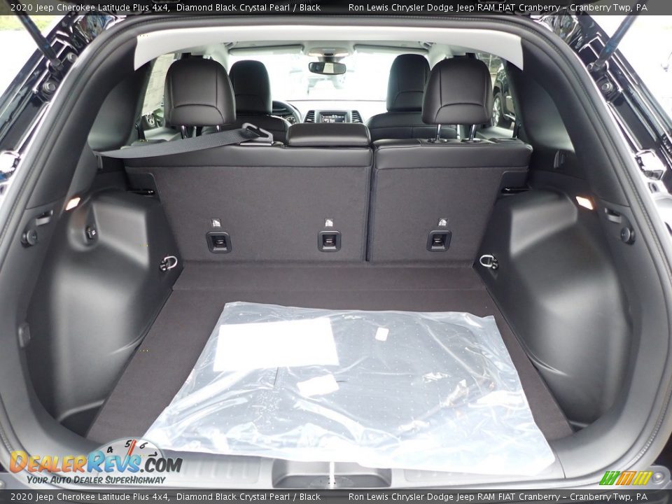 2020 Jeep Cherokee Latitude Plus 4x4 Diamond Black Crystal Pearl / Black Photo #7