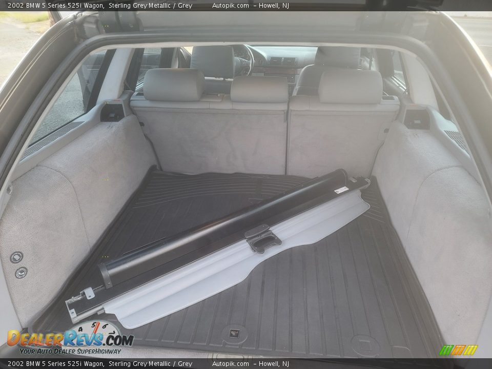 2002 BMW 5 Series 525i Wagon Trunk Photo #15