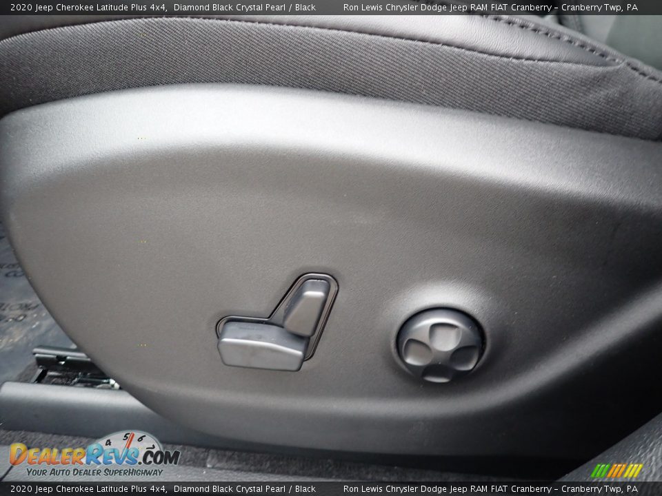 2020 Jeep Cherokee Latitude Plus 4x4 Diamond Black Crystal Pearl / Black Photo #12