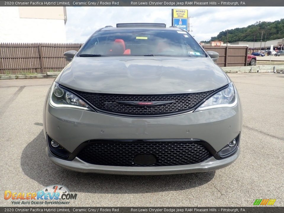 2020 Chrysler Pacifica Hybrid Limited Ceramic Grey / Rodeo Red Photo #2