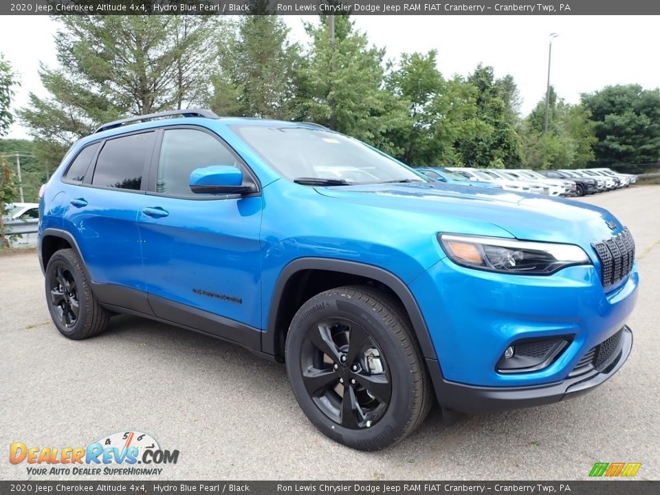 Front 3/4 View of 2020 Jeep Cherokee Altitude 4x4 Photo #3