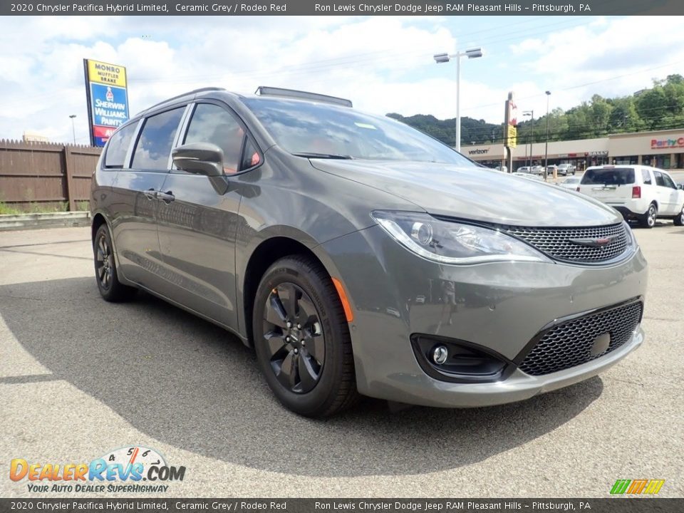 2020 Chrysler Pacifica Hybrid Limited Ceramic Grey / Rodeo Red Photo #3