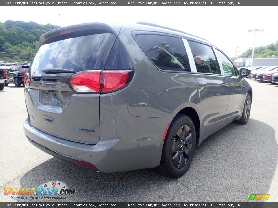 2020 Chrysler Pacifica Hybrid Limited Ceramic Grey / Rodeo Red Photo #5