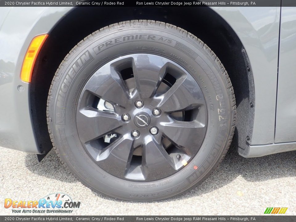 2020 Chrysler Pacifica Hybrid Limited Ceramic Grey / Rodeo Red Photo #6