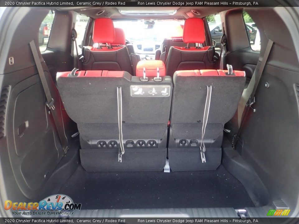 2020 Chrysler Pacifica Hybrid Limited Trunk Photo #9