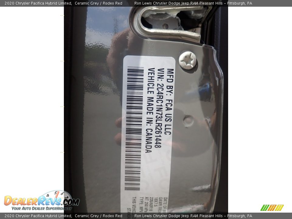 2020 Chrysler Pacifica Hybrid Limited Ceramic Grey / Rodeo Red Photo #11