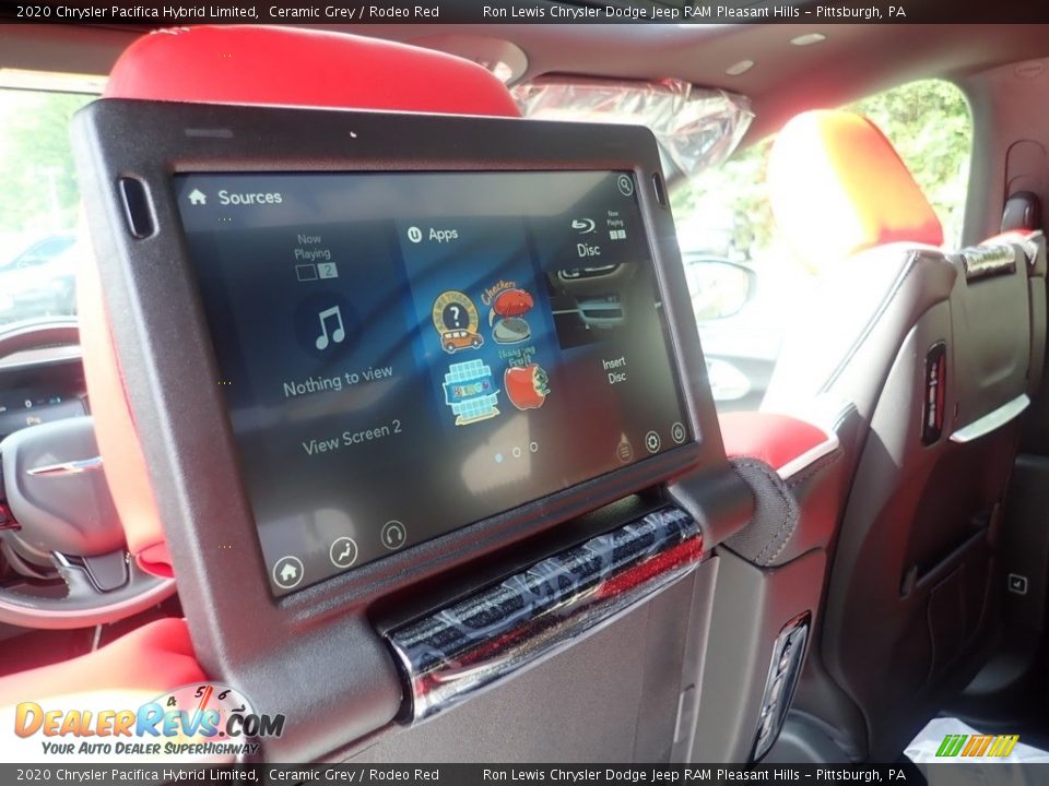 2020 Chrysler Pacifica Hybrid Limited Ceramic Grey / Rodeo Red Photo #13
