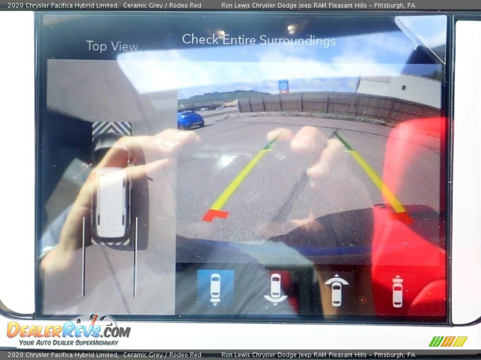 2020 Chrysler Pacifica Hybrid Limited Ceramic Grey / Rodeo Red Photo #16