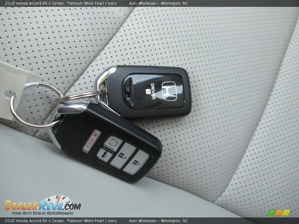 2018 Honda Accord EX-L Sedan Platinum White Pearl / Ivory Photo #20