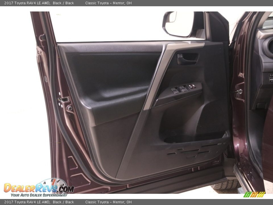 2017 Toyota RAV4 LE AWD Black / Black Photo #4