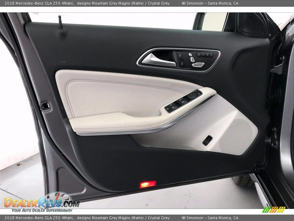 Door Panel of 2018 Mercedes-Benz GLA 250 4Matic Photo #25