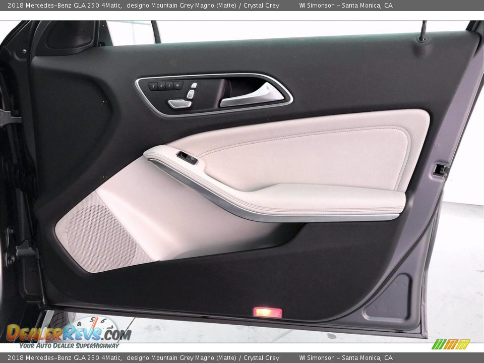 Door Panel of 2018 Mercedes-Benz GLA 250 4Matic Photo #30