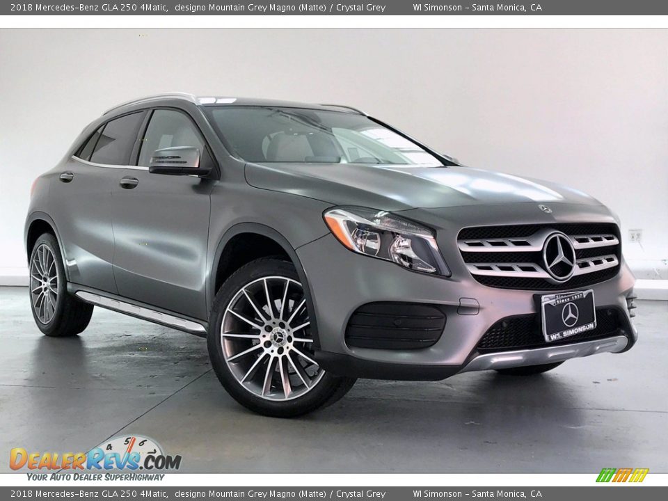 Front 3/4 View of 2018 Mercedes-Benz GLA 250 4Matic Photo #34