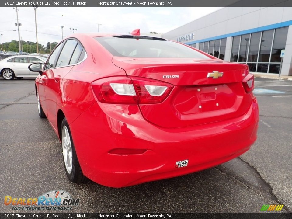 2017 Chevrolet Cruze LT Red Hot / Jet Black Photo #5