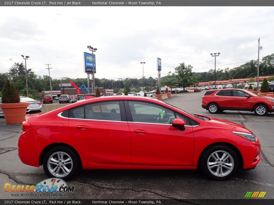 2017 Chevrolet Cruze LT Red Hot / Jet Black Photo #10