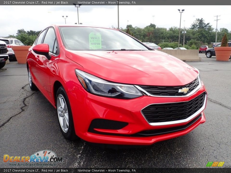 2017 Chevrolet Cruze LT Red Hot / Jet Black Photo #12