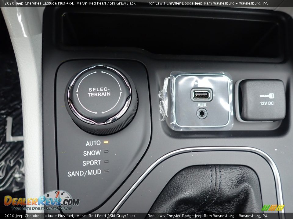 2020 Jeep Cherokee Latitude Plus 4x4 Velvet Red Pearl / Ski Gray/Black Photo #19