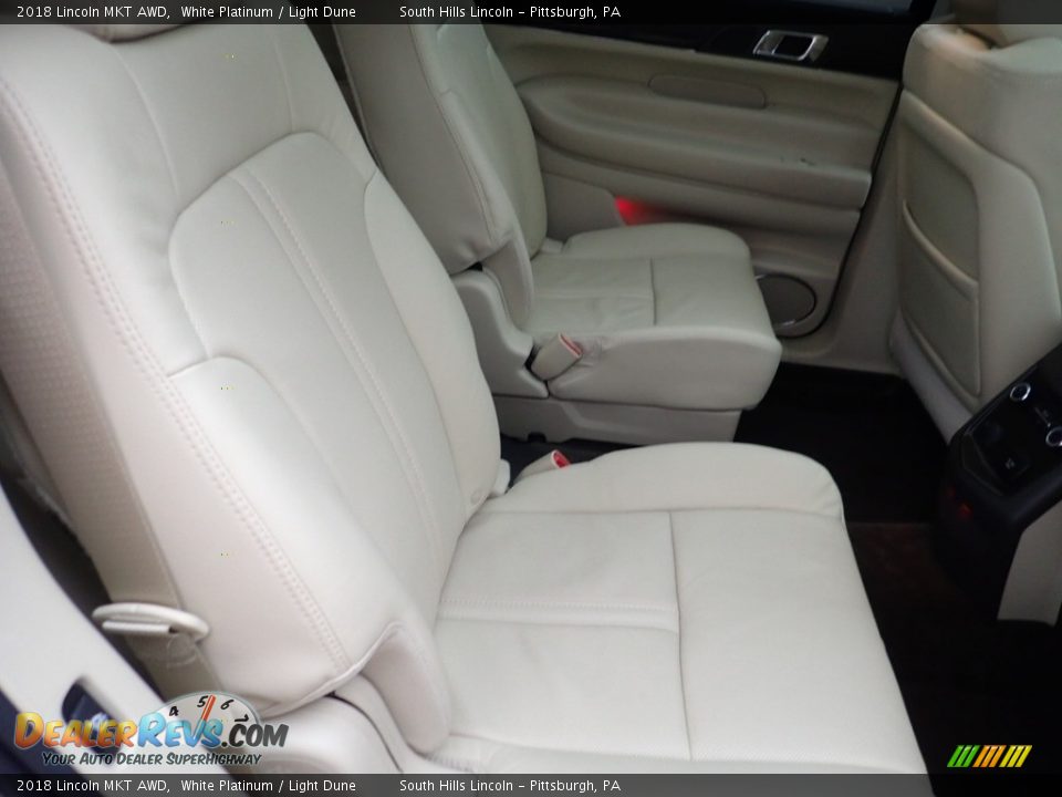 2018 Lincoln MKT AWD White Platinum / Light Dune Photo #14