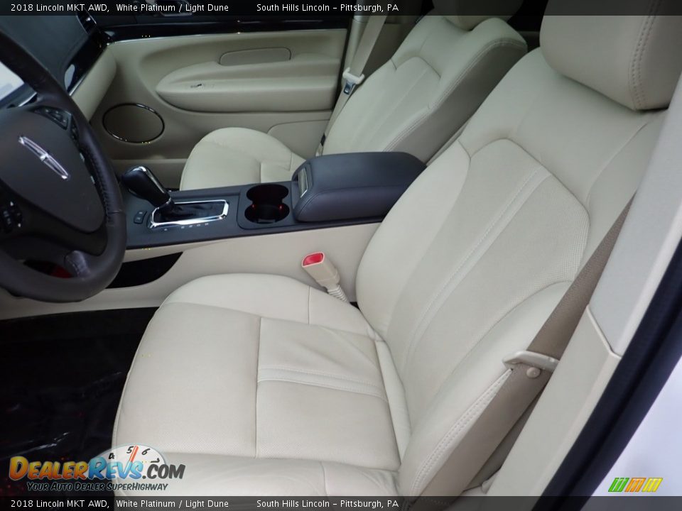 2018 Lincoln MKT AWD White Platinum / Light Dune Photo #16