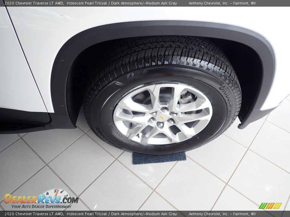 2020 Chevrolet Traverse LT AWD Iridescent Pearl Tricoat / Dark Atmosphere/­Medium Ash Gray Photo #2