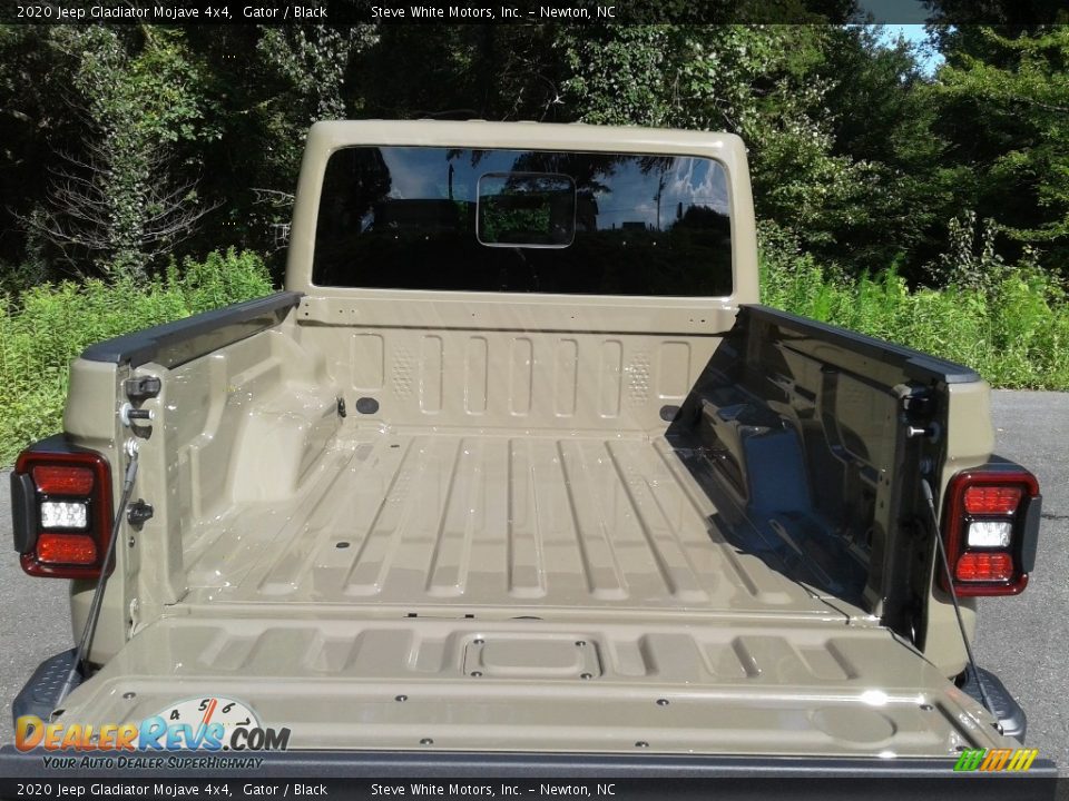2020 Jeep Gladiator Mojave 4x4 Gator / Black Photo #8
