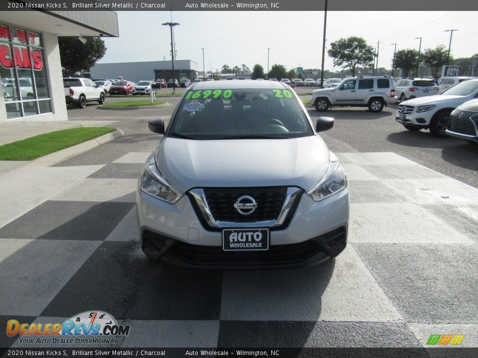 2020 Nissan Kicks S Brilliant Silver Metallic / Charcoal Photo #2