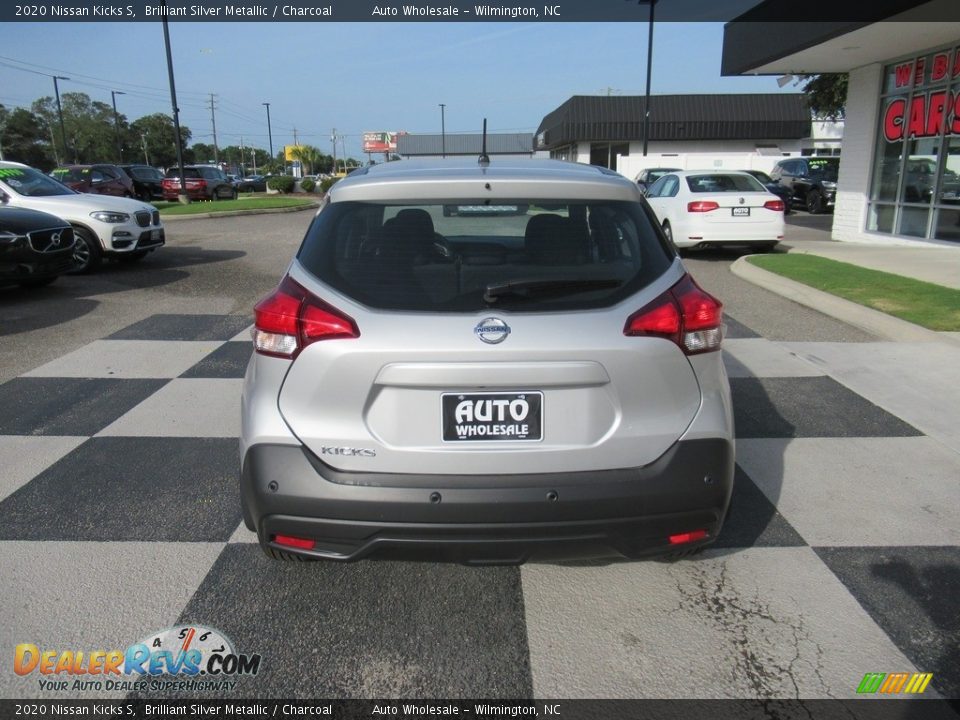 2020 Nissan Kicks S Brilliant Silver Metallic / Charcoal Photo #4