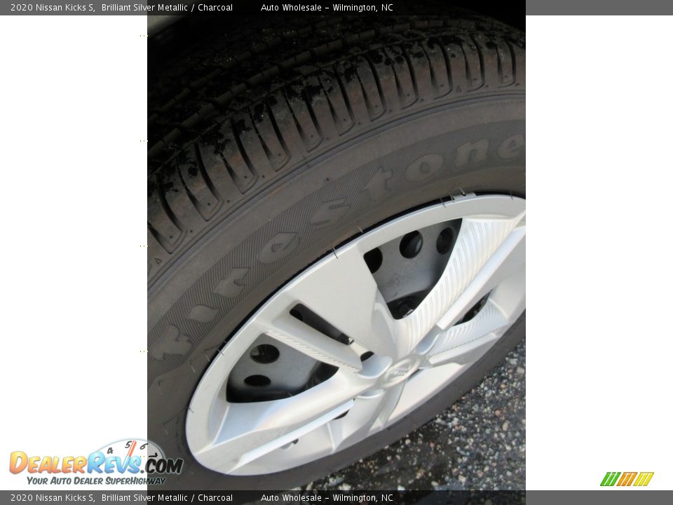 2020 Nissan Kicks S Brilliant Silver Metallic / Charcoal Photo #8