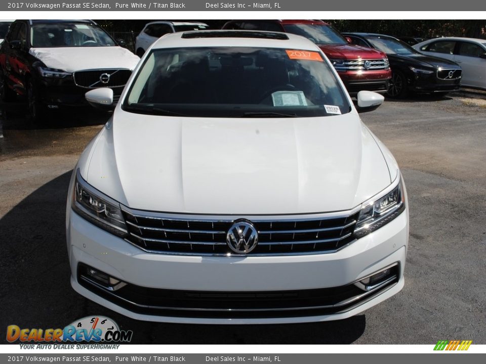 2017 Volkswagen Passat SE Sedan Pure White / Titan Black Photo #3