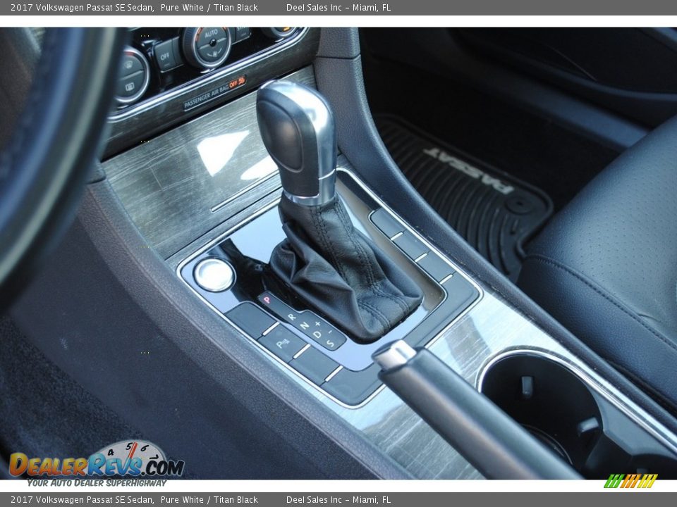 2017 Volkswagen Passat SE Sedan Shifter Photo #13