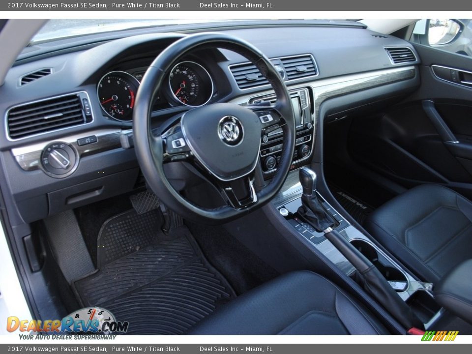 Dashboard of 2017 Volkswagen Passat SE Sedan Photo #14