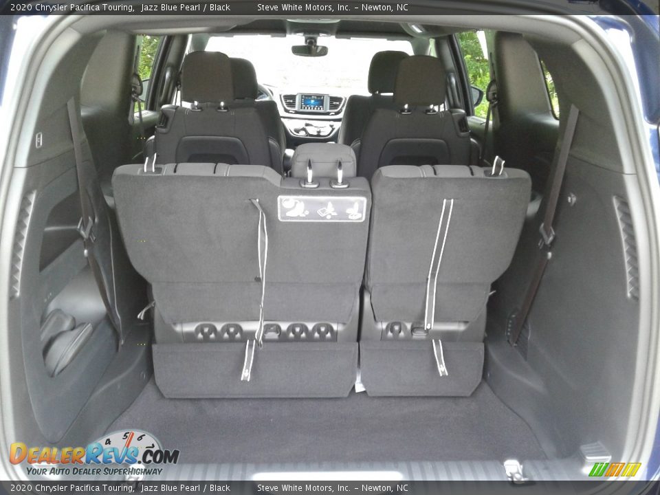 2020 Chrysler Pacifica Touring Trunk Photo #16