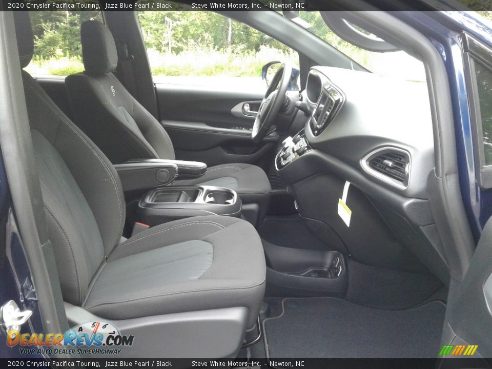 Front Seat of 2020 Chrysler Pacifica Touring Photo #18