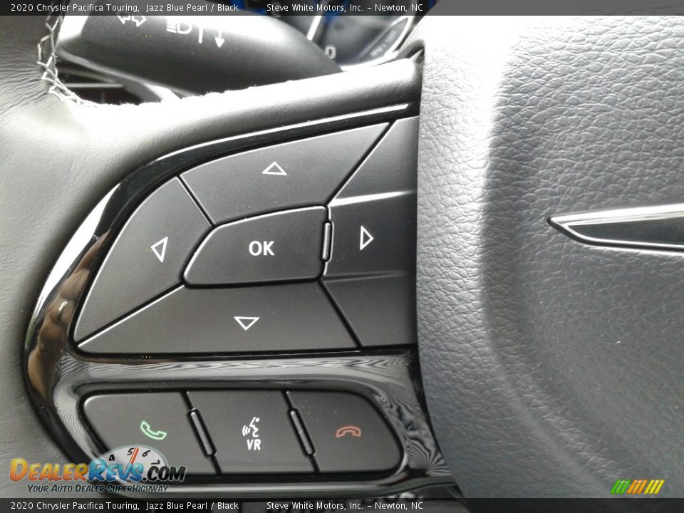 2020 Chrysler Pacifica Touring Steering Wheel Photo #20