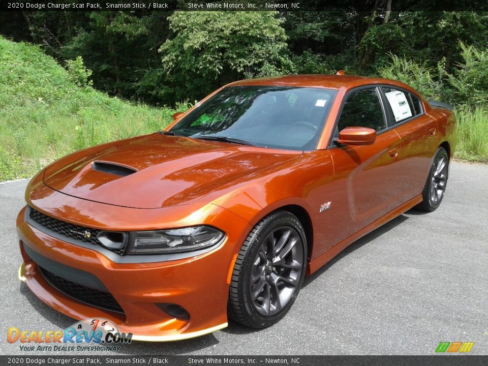 Front 3/4 View of 2020 Dodge Charger Scat Pack Photo #2