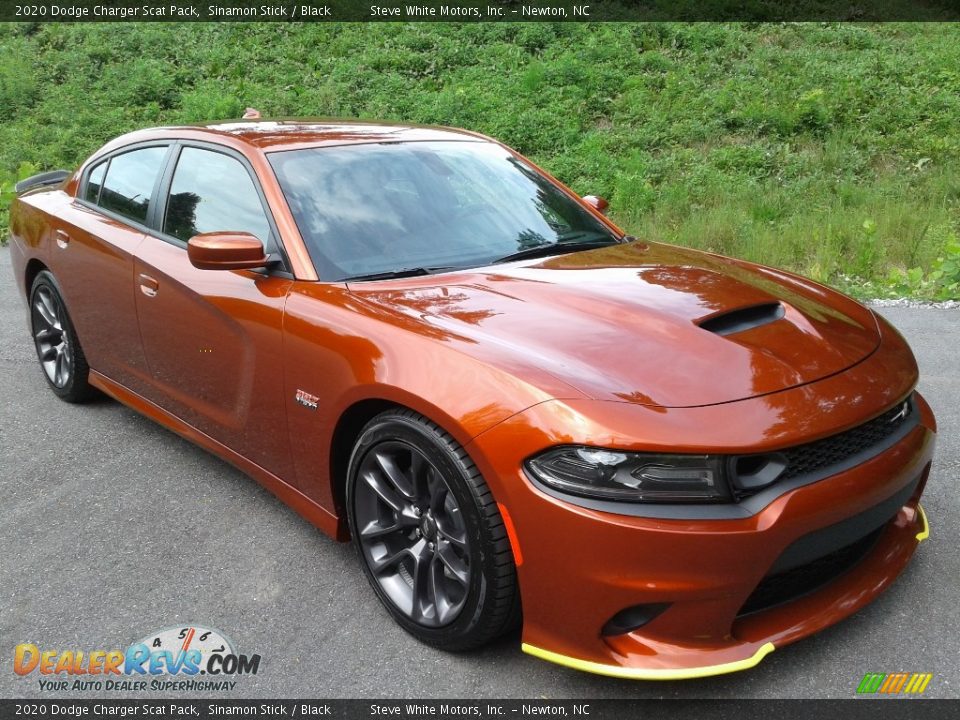 Front 3/4 View of 2020 Dodge Charger Scat Pack Photo #4