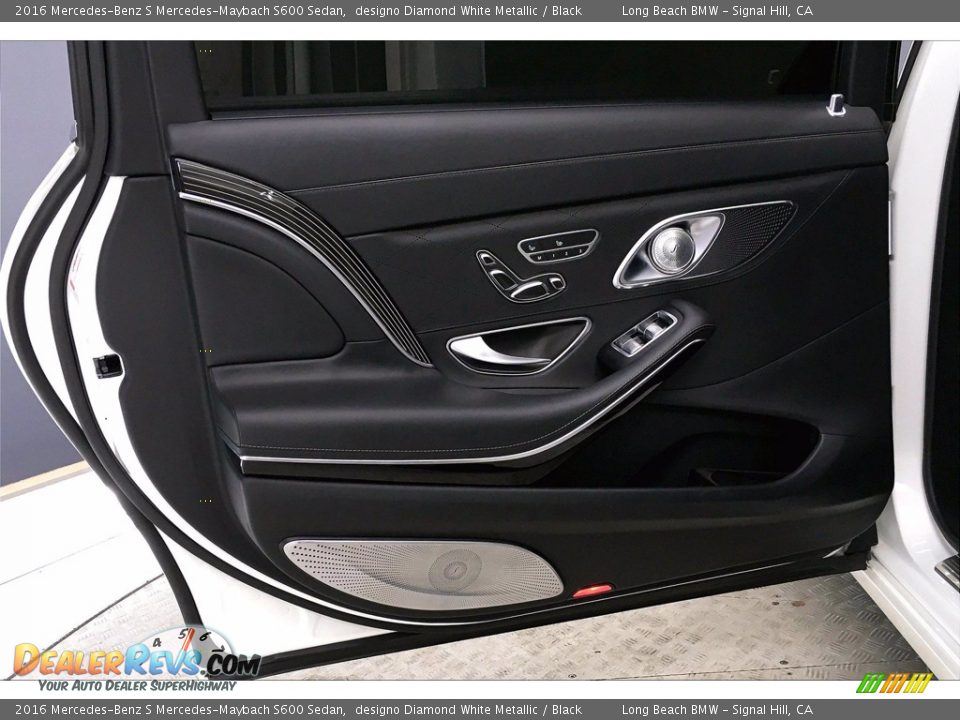 Door Panel of 2016 Mercedes-Benz S Mercedes-Maybach S600 Sedan Photo #25