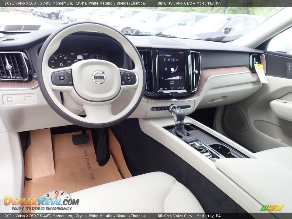 Blonde/Charcoal Interior - 2021 Volvo XC60 T6 AWD Momentum Photo #9