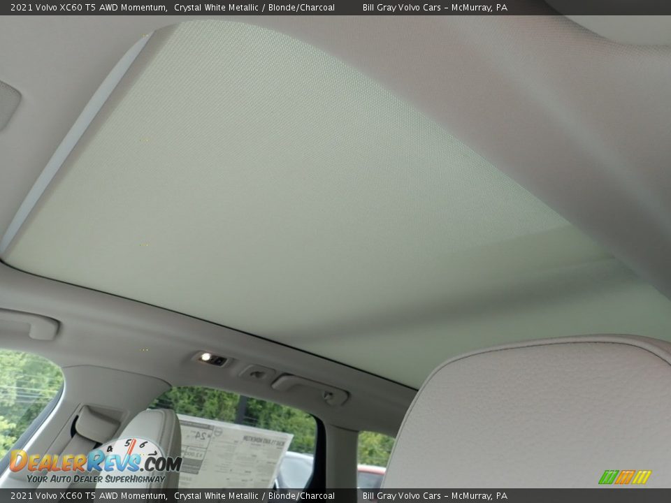 2021 Volvo XC60 T5 AWD Momentum Crystal White Metallic / Blonde/Charcoal Photo #12