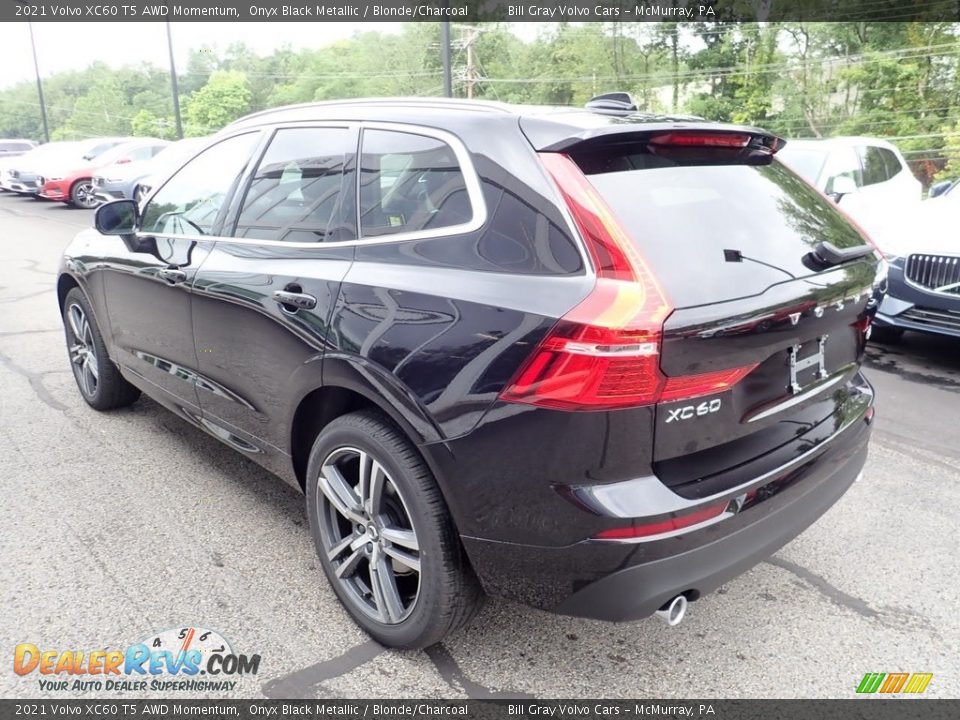 2021 Volvo XC60 T5 AWD Momentum Onyx Black Metallic / Blonde/Charcoal Photo #4