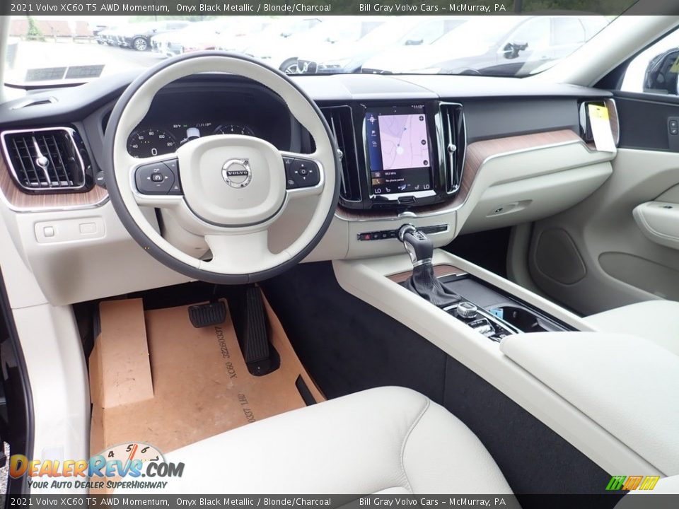 2021 Volvo XC60 T5 AWD Momentum Onyx Black Metallic / Blonde/Charcoal Photo #9