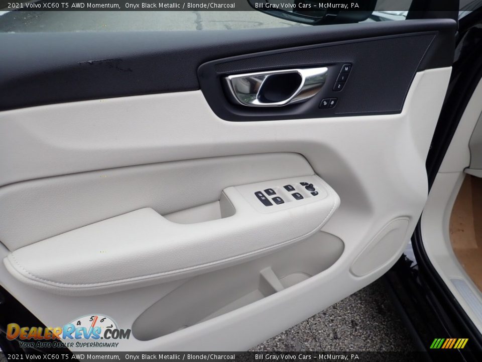 2021 Volvo XC60 T5 AWD Momentum Onyx Black Metallic / Blonde/Charcoal Photo #10