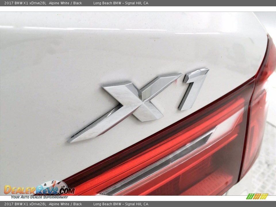 2017 BMW X1 xDrive28i Alpine White / Black Photo #7