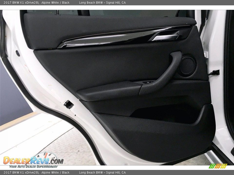 2017 BMW X1 xDrive28i Alpine White / Black Photo #25