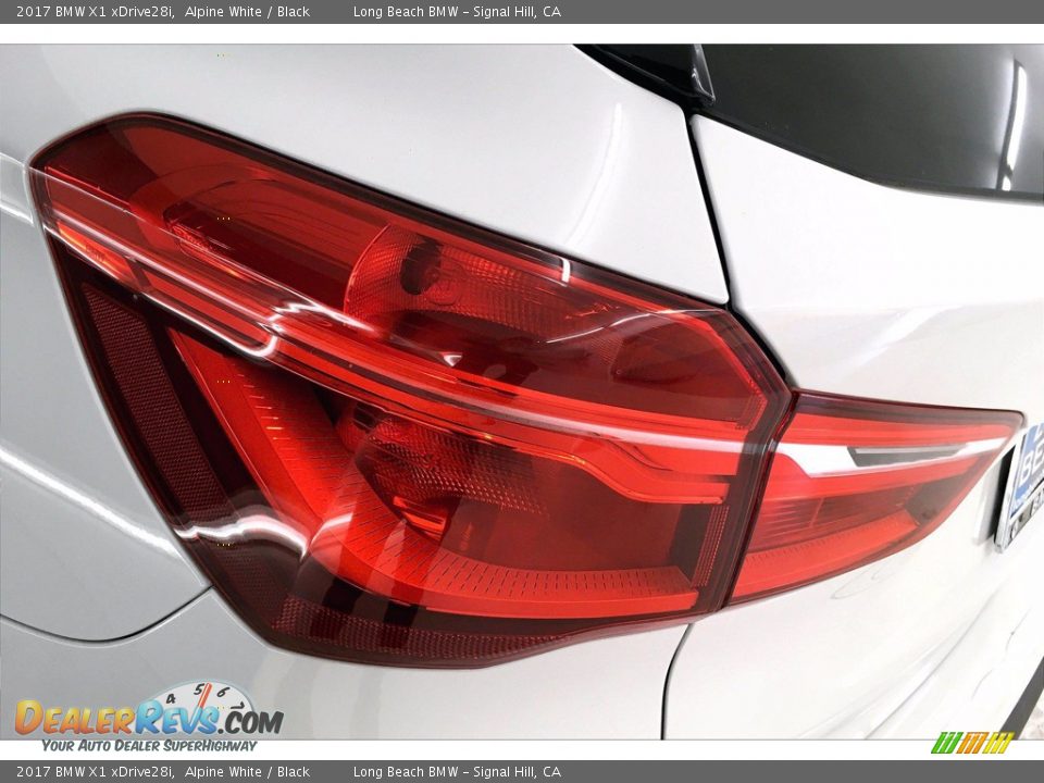 2017 BMW X1 xDrive28i Alpine White / Black Photo #27
