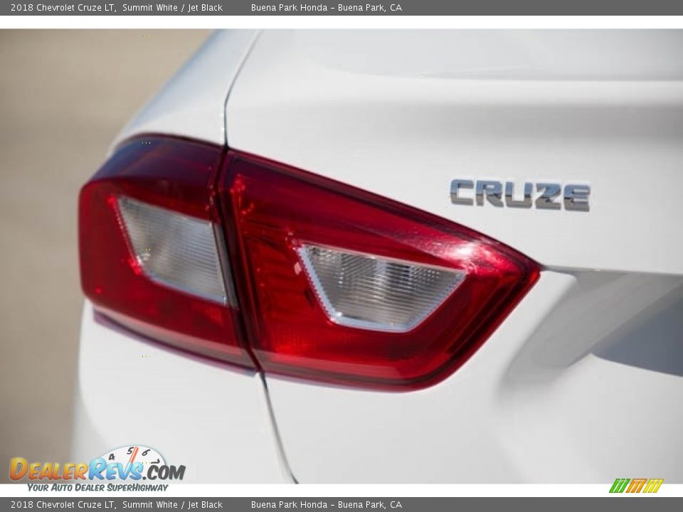 2018 Chevrolet Cruze LT Summit White / Jet Black Photo #12
