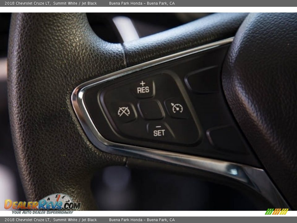 2018 Chevrolet Cruze LT Summit White / Jet Black Photo #16