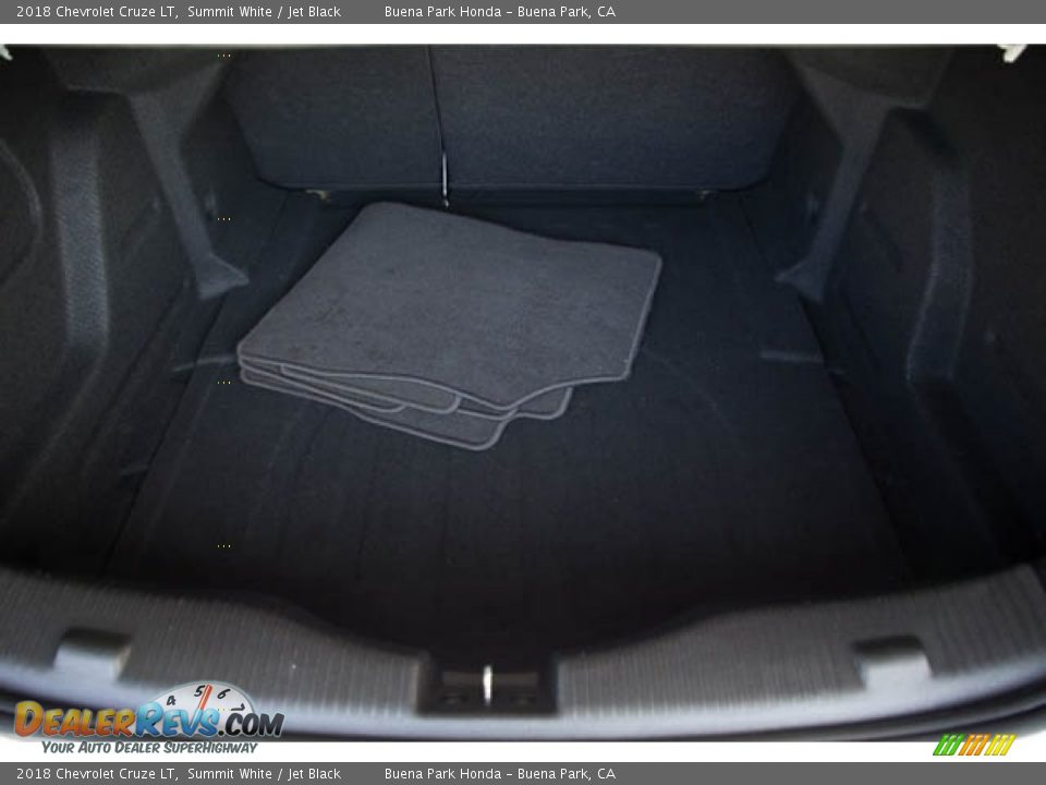 2018 Chevrolet Cruze LT Summit White / Jet Black Photo #21